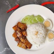 ร้านเค้กสีแดง By Ananta bakery เอื้ออาทรตึก48