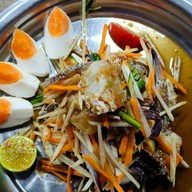 ยำปูม้าเจ็ดยอด สารภี