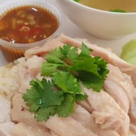 ลุงทัย ข้าวมันไก่ ข้าวขาหมู