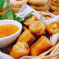 เมนูของร้าน โรตีสายไหม มั่วแต่มองไม่ลองหน่อยหรอ ตลาดฐานเพรชนนท์