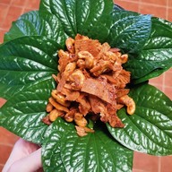 หาดแสงจันทร์ซีฟู้ดแอนด์รีสอร์ท หาดแสงจันทร์ซีฟู้ดแอนด์รีสอร์ท