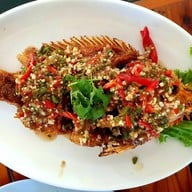 เมนูของร้าน ครัวริมคลอง อ่างเก็บน้ำ บางพระ ชลบุรี