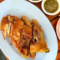 เมนูของร้าน ครัวริมคลอง อ่างเก็บน้ำ บางพระ ชลบุรี