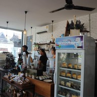 Rit Coffee House ศรีสองเมือง