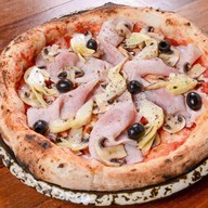 Vesuvio Pizza Bangkok สุขุมวิท 8