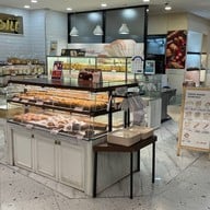 แซง-เอ-ตัวล ดิเอ็มโพเรี่ยม ชั้น 5