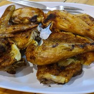 เมนูของร้าน แซ่บระเบียง รพ.พระมงกุฏ