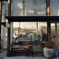 หน้าร้าน ปะแล่ม ปะแล่ม Like 22 Sukhumvit