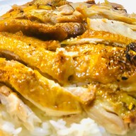 ข้าวไก่อบแม่ประนอม ตลาดโต้รุ่ง รื่นรมย์