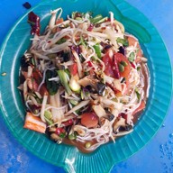 ร้านส้มตำหน้าหอ (เจ้เอียด)