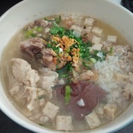 ลภัส ก๋วยจั๊บญวน อุบล สาขา 1