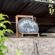 หน้าร้าน กะเพราบุรี