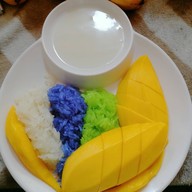 ข้าวเหนียวมะม่วง หนูแหม่ม