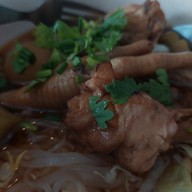 เมนูของร้าน ชีวา ก๋วยเตี๋ยว ข้าวมันไก่