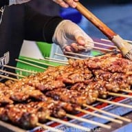 เนื้อโคขุนย่าง สหายสายเนื้อ เนื้อโคขุนย่าง (สหาย สายเนื้อ) พลูตาหลวง ตลาดโต้รุ่งศรีประพัฒน์ กม.10