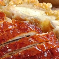 มาลีเป็ดย่าง-หมูกรอบ หน้าโรงแก้ว