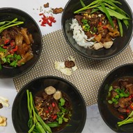 ร้านเนื้อตุ๋นกิวโร่