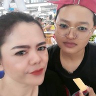 ขนมเบื้องร้านการ์ตูนในตลาดเทศบาล