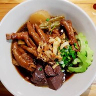 สบายสบาย ข้าวหน้าไก่ตุ๋น