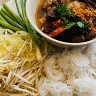 ตุ้ยนุ้ยแซ่บเว่อร์