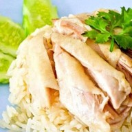 ทิชา หรอยรึงรัง ( ข้าวมัน อาหารตามสั่ง  )