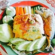ชามโต'เตี๋ยวต้มยำ จันทบุรี