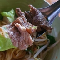 เมนูของร้าน ก๋วยเตี๋ยวเจ้เรียม ติดวัดบางลี่