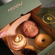 Moon Doughnuts & Drinks -