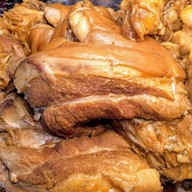 ขาหมูสูตรนางรอง ตลาดโต้รุ่งรื่นรมย์