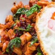 กะเพราพริกแห้ง by แพร