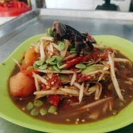 ไก่ย่างบ้านแคนหน้าพลาซ่า