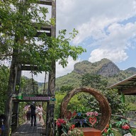 วัดเขาพัง สะพานแขวน