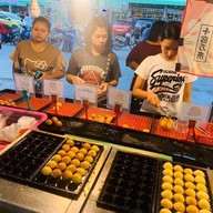 ทาโกะยากิ by ดาวนี่@สามโคก (หน้าเซเว่น)