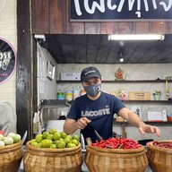 ผู้ชาย ขายหอย ปลาร้านัวเมืองเลย สาขาจังหวัดเลย