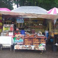 ส้มตำร้านยาย(หน้าวัดโบสถ์)