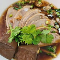 ก๋วยเตี๋ยวเป็ด สิบสองโภชนา