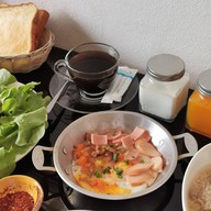 เมนูของร้าน Ashcarya Boutique Resort Suanpheung Suan Phueng