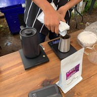 บรรยากาศ Front Stand Alone