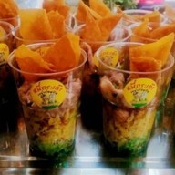 หมี่กระเด้าเขย่าก่อนกิน