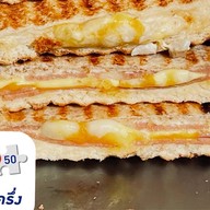 น้องหมีขายแซนด์วิช