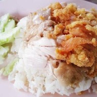 เมนูของร้าน ทิชา หรอยรึงรัง ( ข้าวมัน อาหารตามสั่ง  )