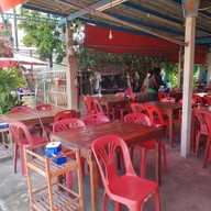 บรรยากาศ ลาบอุบลป๋าอ๋อย