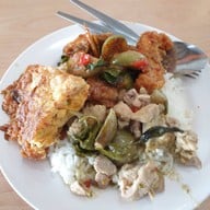 เมนูของร้าน ข้าวแกงบ้านใหญ่ ปตท. บ้านใหญ่ กม. 58