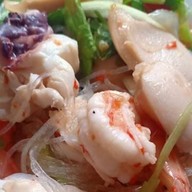 หมูกรอบ ท่าข้าม ข้าวไข่เจียวทรงเครืี่อง