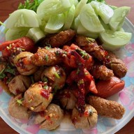 หนูอุ๊ ลูกชิ้นทอด Foodie  Market Bangna