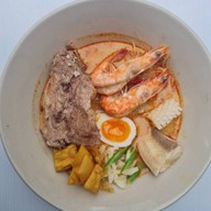 ก๋วยเตี๋ยวต้มยำไข่หวานป่าตอง @สามกอง