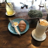 Frankies cafe แฟรงกีส์คาเฟ่ ขนอม