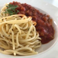 ครัวคุณยายขันทอง by โรงแรมเฮือนขันทอง