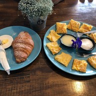 Frankies cafe แฟรงกีส์คาเฟ่ ขนอม