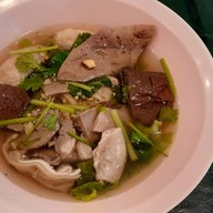 ต้มเลือดหมู ก๋วยจั้บนาทอง